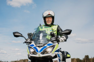 moottoripyöräpoliisi Kimmo Järvinen, kuvaaja Mari Waegelein